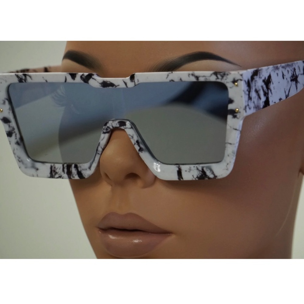 MARBLE SMOKE GLASSES